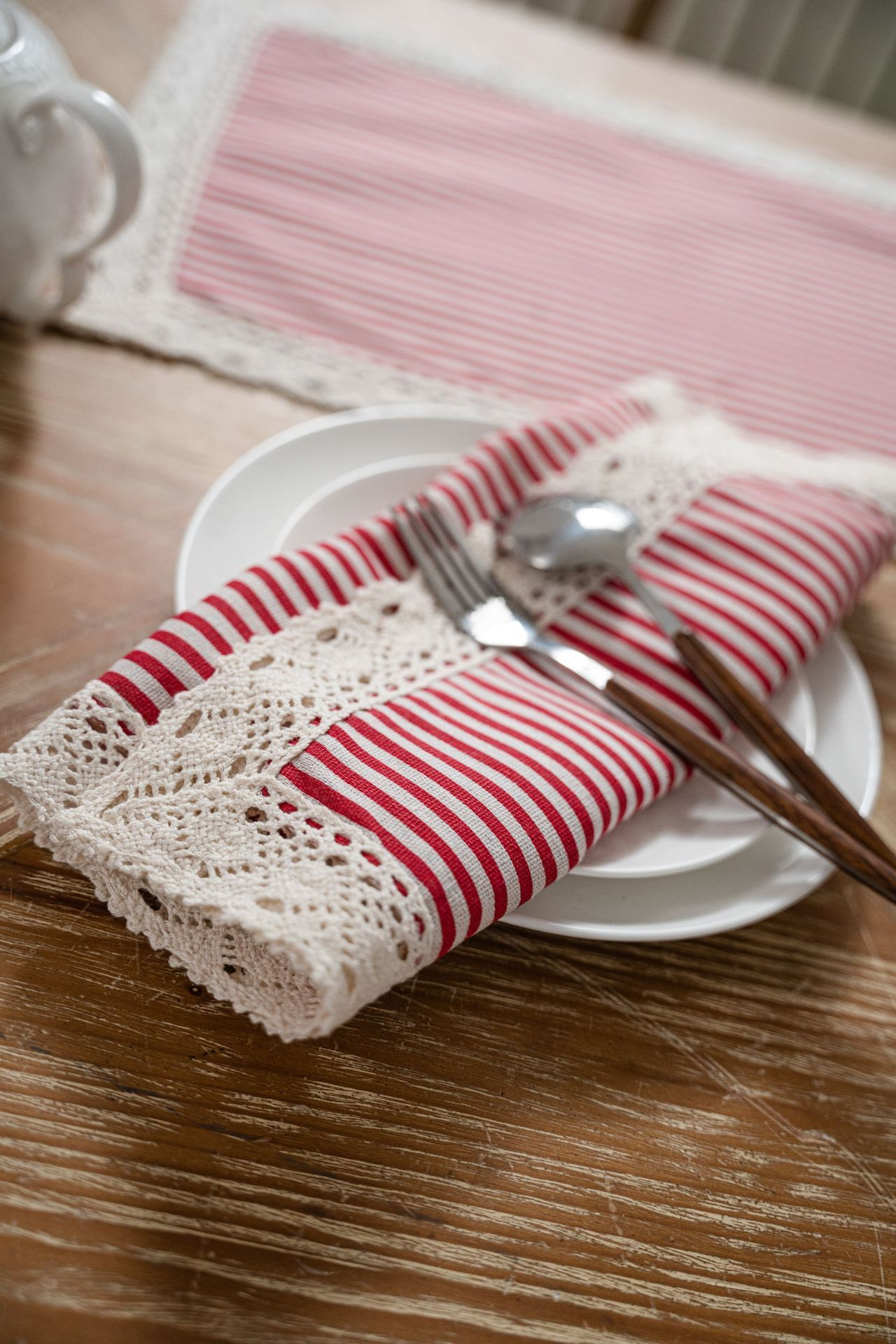 1/2/6 PC Red Striped Table Run - đánh giá và giá Christmas Table Runner